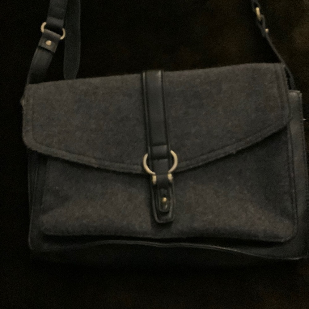 Merona 12” wide x 9” high w/18” shoulder strap & 3 interior sections